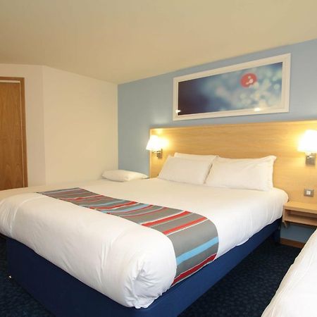 Travelodge London Park Royal 外观 照片