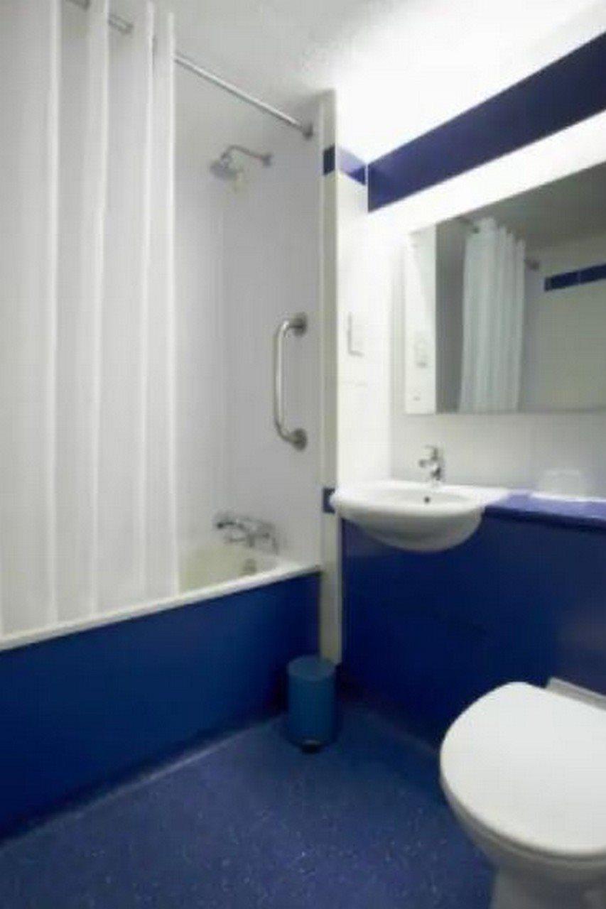 Travelodge London Park Royal 外观 照片
